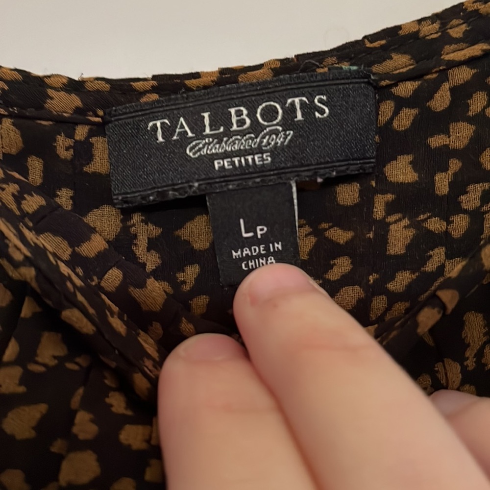 ❤️Talbots Petite Spotted Sleeveless Blouse - Picture 4 of 6